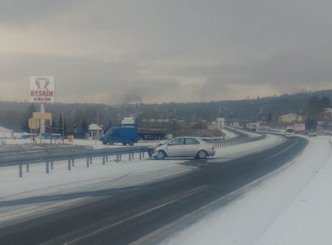 Kar Yağışı D100’de Kazaya Sebep Oldu