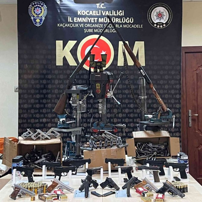 Silah Kaçakçılığı Operasyonunda Yakalanan 24 Şüpheli Adliye Sevk Edildi