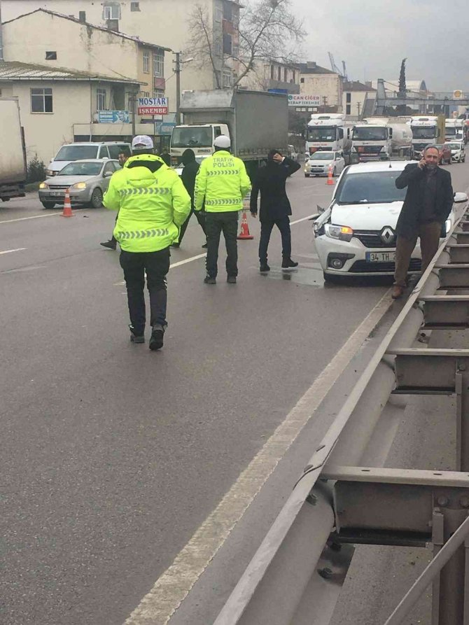 Yolun Karşısına Geçmeye Çalışırken Tırın Altında Can Verdi