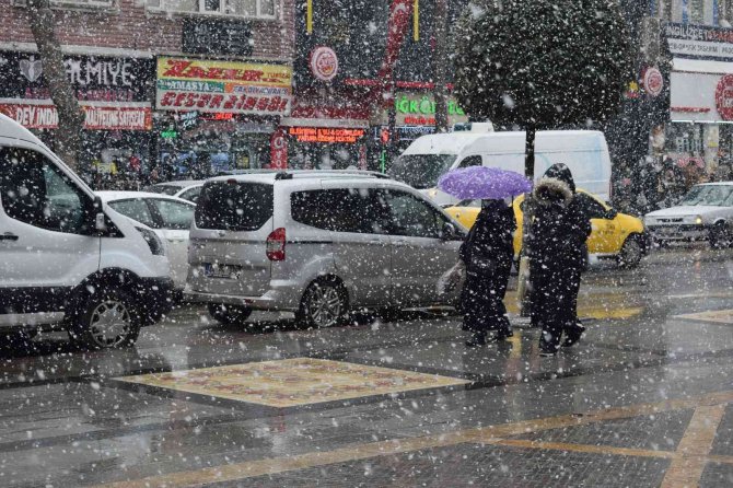 Malatya’da Kar Etkisini Sürdürüyor