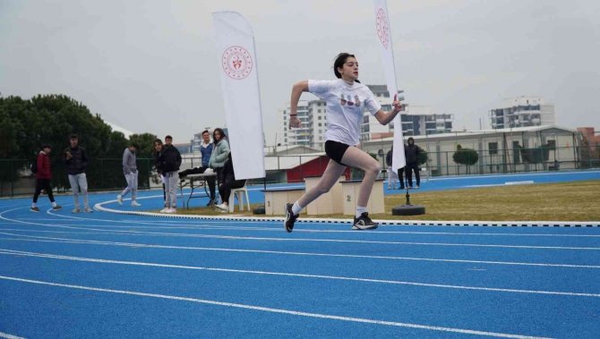 Manisa’da Okul Sporları Atletizm İ̇l Birinciliği Yarışmaları Yapıldı