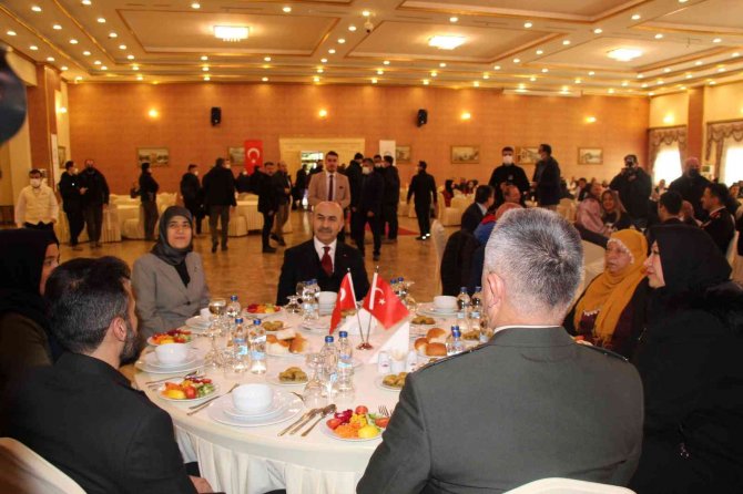Mardin’de Şehit Ve Gaziler Onuruna Yemek