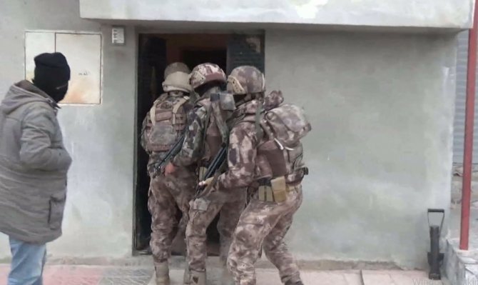 Mersin Merkezli 2 İlde Pkk Operasyonu: 6 Gözaltı