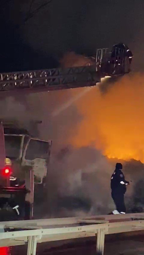 Amasya’da Tır Alev Alev Yandı