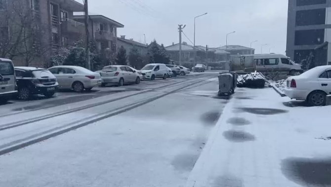 Sakarya’da Kar Yağışı Başladı