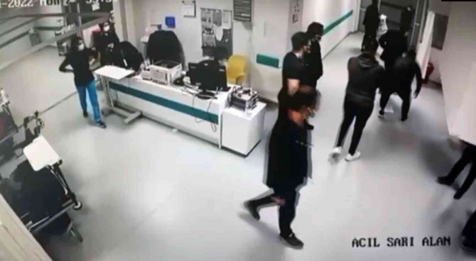 Muğla’da Doktorun Uzman Çavuşu Darp Ettiği Görüntüler Kamerada