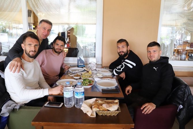 Nazilli Belediyespor Kulüp Başkan Adayı Ünal’dan Moral Yemeği