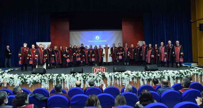 Omü’de 107 Profesör Ve 61 Doçent Biniş Giydi