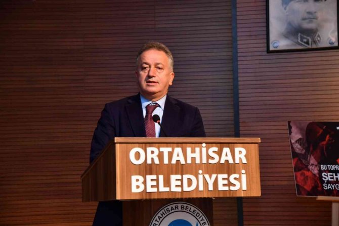 Prof. Dr. Hikmet Öksüz: “Çanakkale’de Maddiyat Değil, Maneviyat Kazandı”
