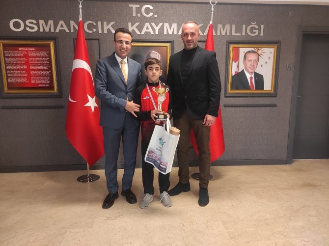 Kaymakam Akpay, Şampiyon Sporcuları Tebrik Etti