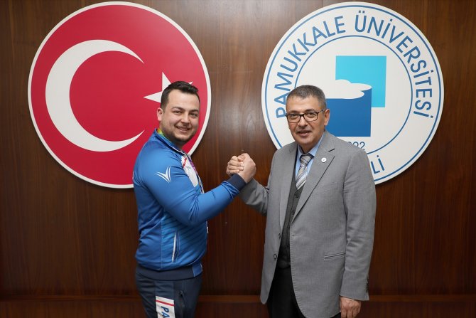 Bileği Bükülmeyen Şampiyonlara Rektör Kutluhan’dan Tebrik
