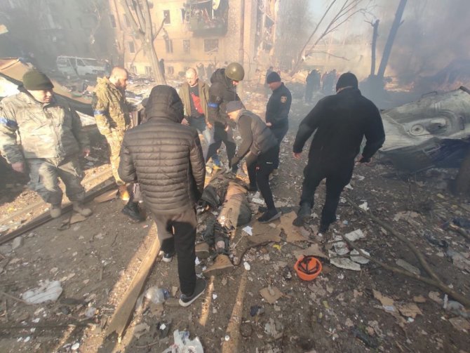 Rusya Kiev’de Yerleşim Bölgesini Vurdu: 1 Ölü, 4 Yaralı