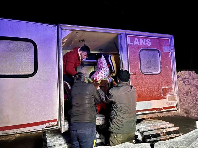 Sağlık Ekipleri 65 Yaşındaki Hasta İçin Seferber Oldu