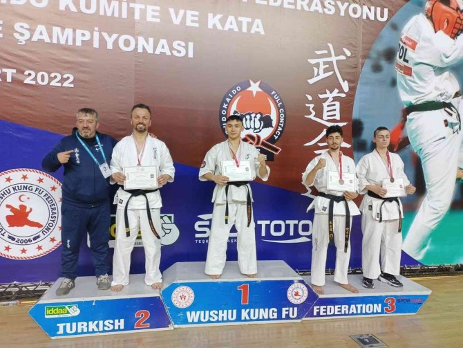 Düzce Üniversitesi’nin Şampiyonları Madalyaya Doymuyor