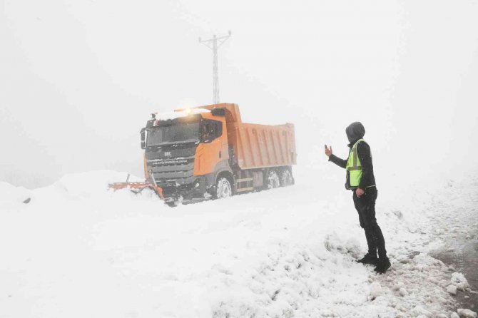 Samsun’da Karla Mücadele: 109 Mahalleden 70’i Açıldı