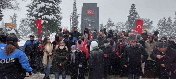 Öğrencilerden Şehit Annesine Yakın İlgi