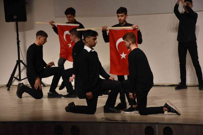Siverek’te Çanakkale Zaferi Programına Katılanlara Üzüm Hoşafı Dağıtıldı