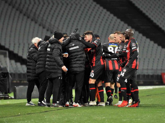 Spor Toto Süper Lig: Fatih Karagümrük: 2 - Kayserispor: 0 (İ̇lk Yarı)