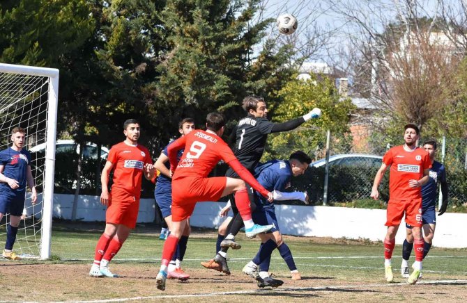 Döşemealtı’nın Rakibi Mahmutlar Spor