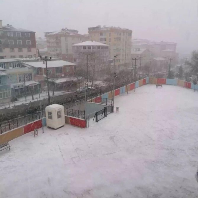 Tekirdağ’ın 2 İlçesinde Eğitime Kar Engeli