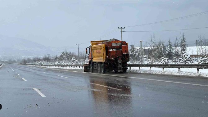 Kaza Sebebi İle Kapanan Tem Otoyolu Açıldı