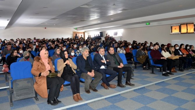 Tercan’da “Ya İ̇stiklal Ya İ̇zmihlal” Adlı Tiyatro Oyunu Sahnelendi