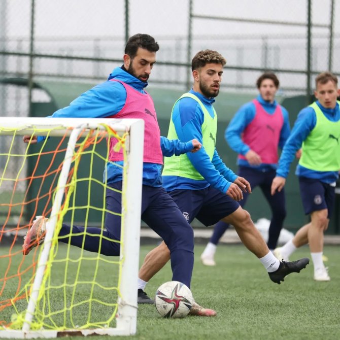 Afyonspor Ergene Velimeşe Spor Maçı Hazırlıklarına Ara Vermeden Devam Ediyor