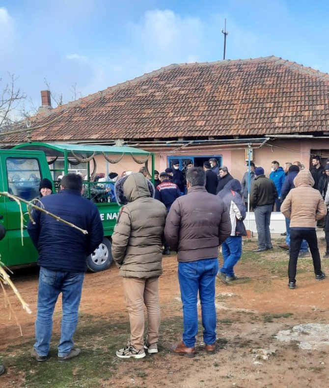 Karı Koca Evde Asılı Halde Bulundu