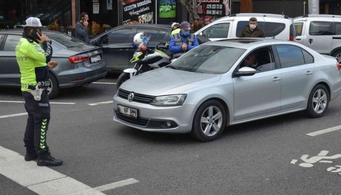 Uşak Polisi 1 Haftada Aranan 48 Kişiyi Yakaladı