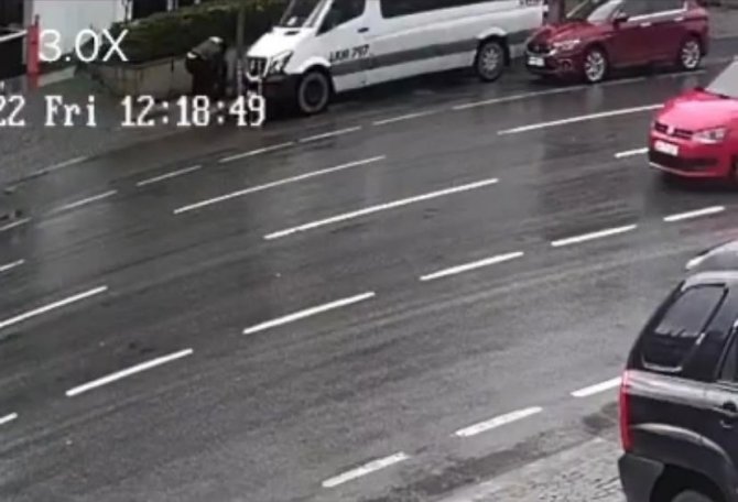 Üsküdar’da Emekli Polis, 700 Bin Tl’sini Çalan Gaspçılara Sokakta Kurşun Yağdırdı