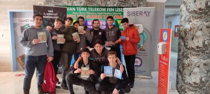 Van Polisinden Öğrencilere İnternet Kullanımı Eğitimi