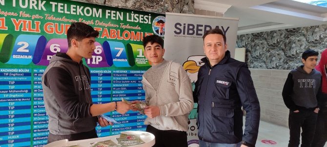 Van Polisinden Öğrencilere İnternet Kullanımı Eğitimi