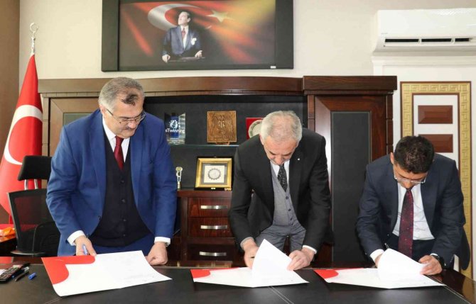 Van’da ‘Kızılay Okulumda’ Projesinin Protokolü İmzalandı