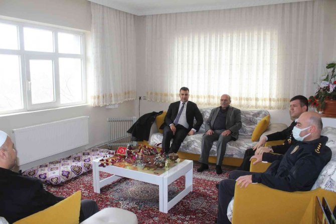Kaymakam Savar’dan Şehit Ve Gazi Ailelerine Ziyaret