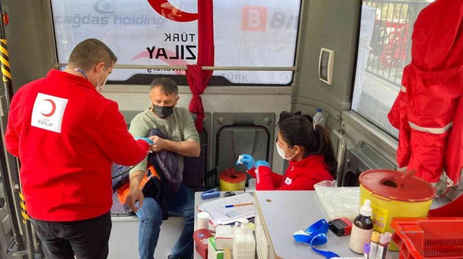 Alev Savaşçıları Kan Bağışladı