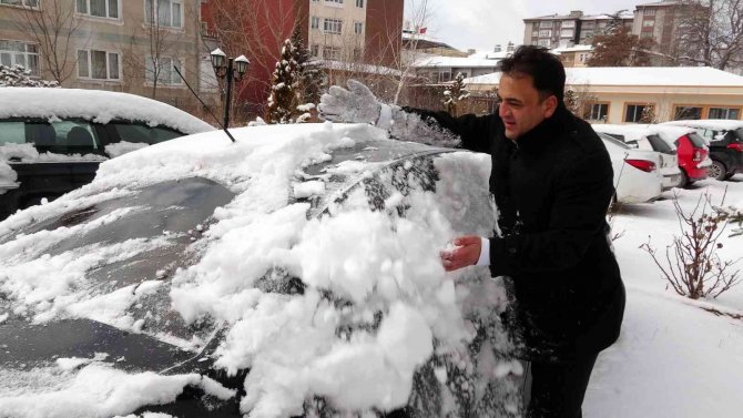Yozgat’ta Kar Yağışı Etkili Oluyor