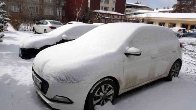 Yozgat’ta Kar Yağışı Etkili Oluyor