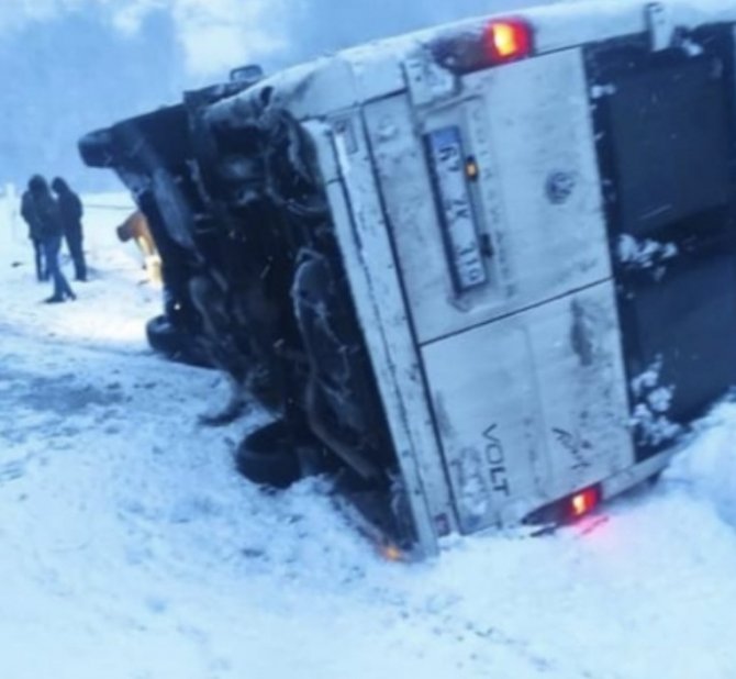 İ̇şçi Servisi Devrildi, 16 Madenci Ölümden Döndü