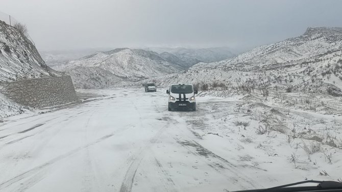 Adıyaman’da Yollar Buz Tuttu