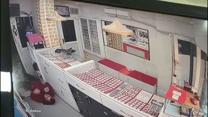 Ağrı’da Kuyumcuya Silahlı Saldırı: 1 Yaralı