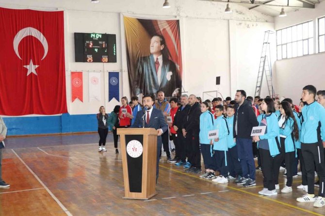 “Anadolu Yıldızlar Ligi Voleybol Grup Müsabakaları” Silifke’de Başladı