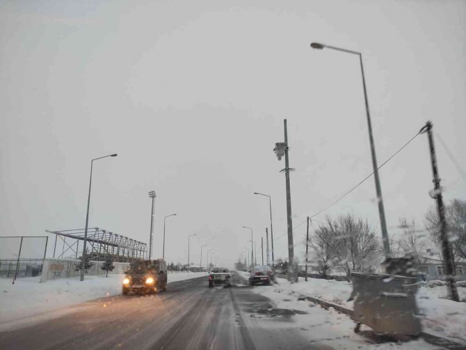 Ardahan’da Kar Yağışı Nedeniyle 106 Köy Yolu Ulaşıma Kapandı