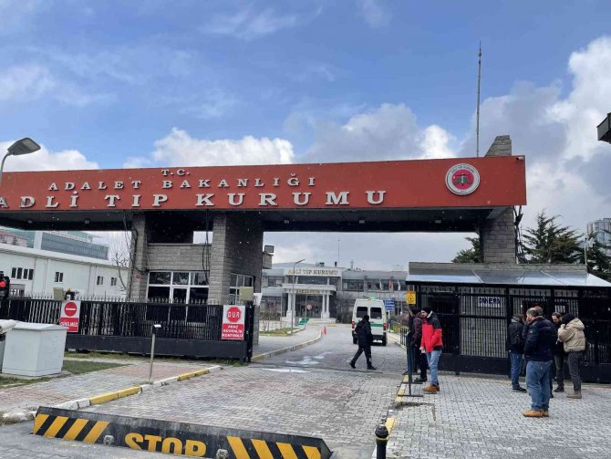 Alışveriş Merkezinde Öldürülen Kadının Cenazesi Adli Tıp Kurumu’ndan Alındı