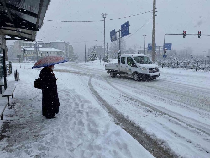 Bartın’da Kar Yağışı Nedeniyle 210 Köy Yolu Kapandı
