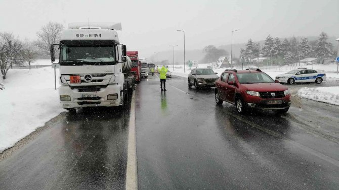 Bolu Dağı’nda Ağır Araçların Geçişi Kontrollü Sağlanıyor