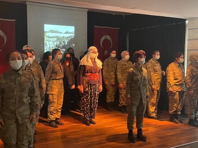 Bursa’da Lise Öğrencilerinden Duygulandıran Çanakkale Etkinliği