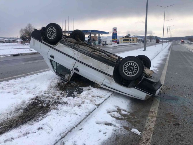 Orta Refüje Çarpan Otomobil Takla Attı: 1 Yaralı
