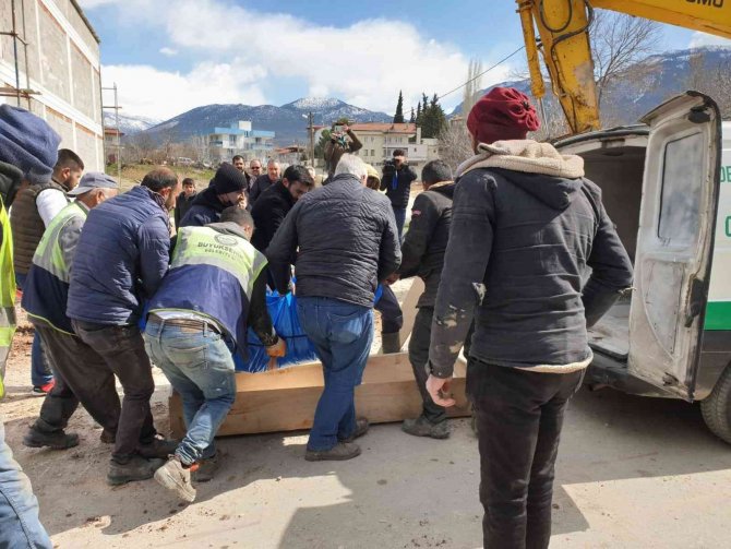 Altyapı Çalışmasında Göçüğün Altında Kalan İşçi Hayatını Kaybetti