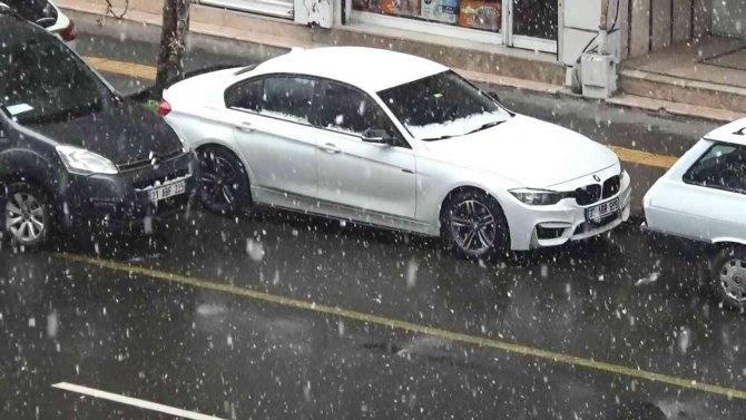 Diyarbakır, Mart Ortasında Beyaza Büründü