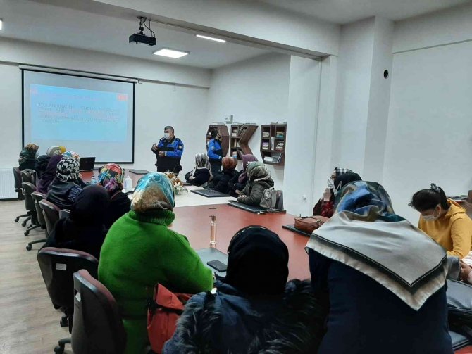 Kursiyerlere Dolandırıcılıkla Mücadele Eğitimi Verildi